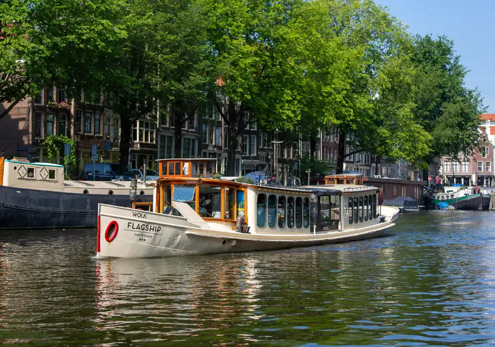 Exterieur van wolk boot Amsterdam
