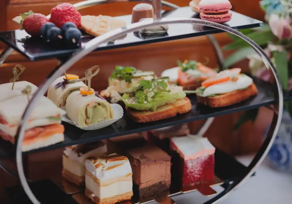 High Tea Amsterdam boot hapjes