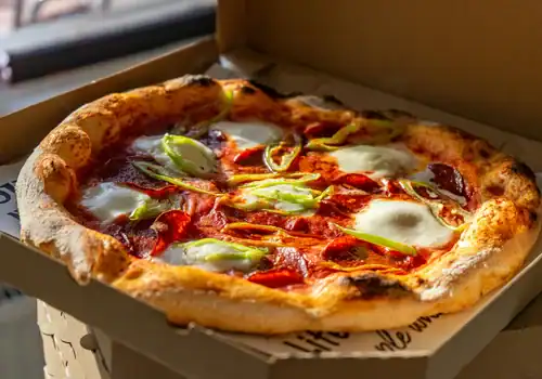 Pizza in einer Box