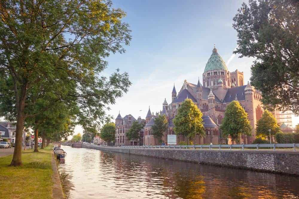 Bezienswaardigheden langs de gracht in Haarlem
