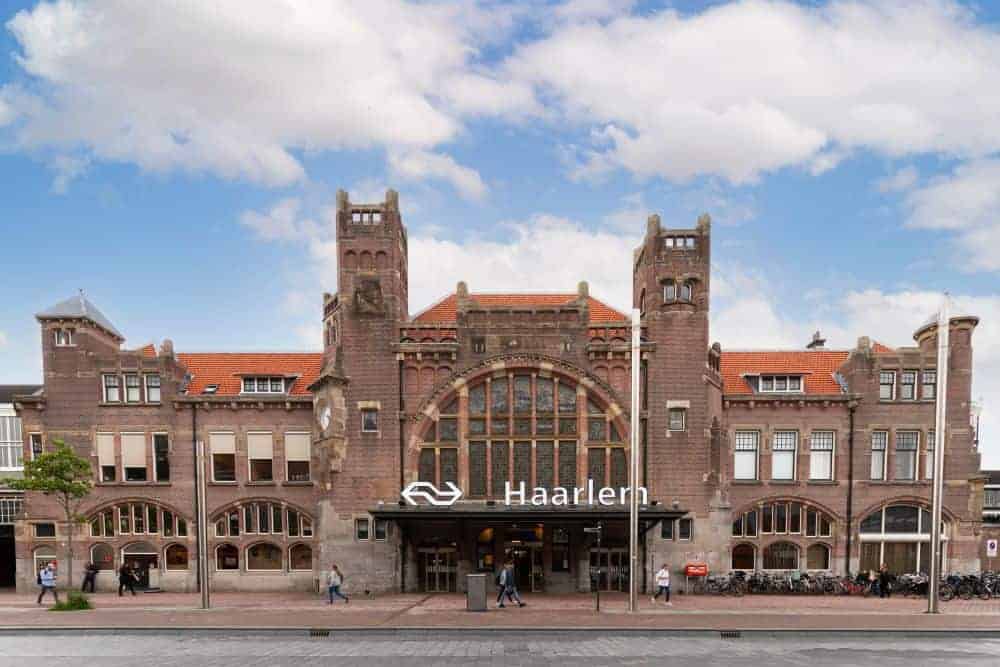 Het station in Haarlem