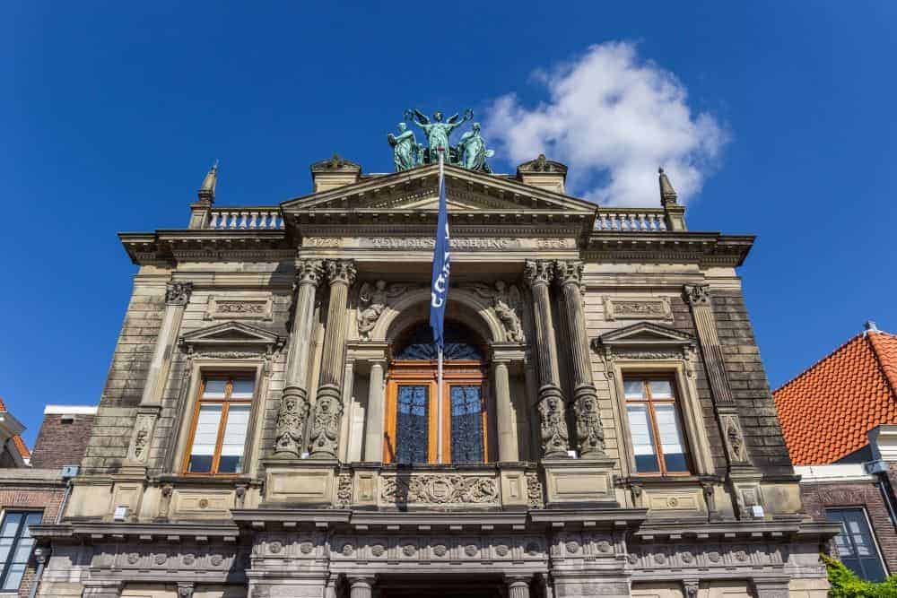Het Teylers Museum in Haarlem vanaf de voorzijde