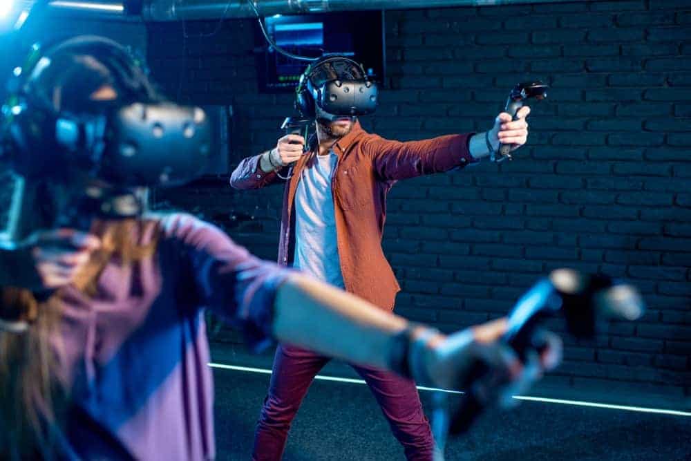 Menschen mit VR-Headsets