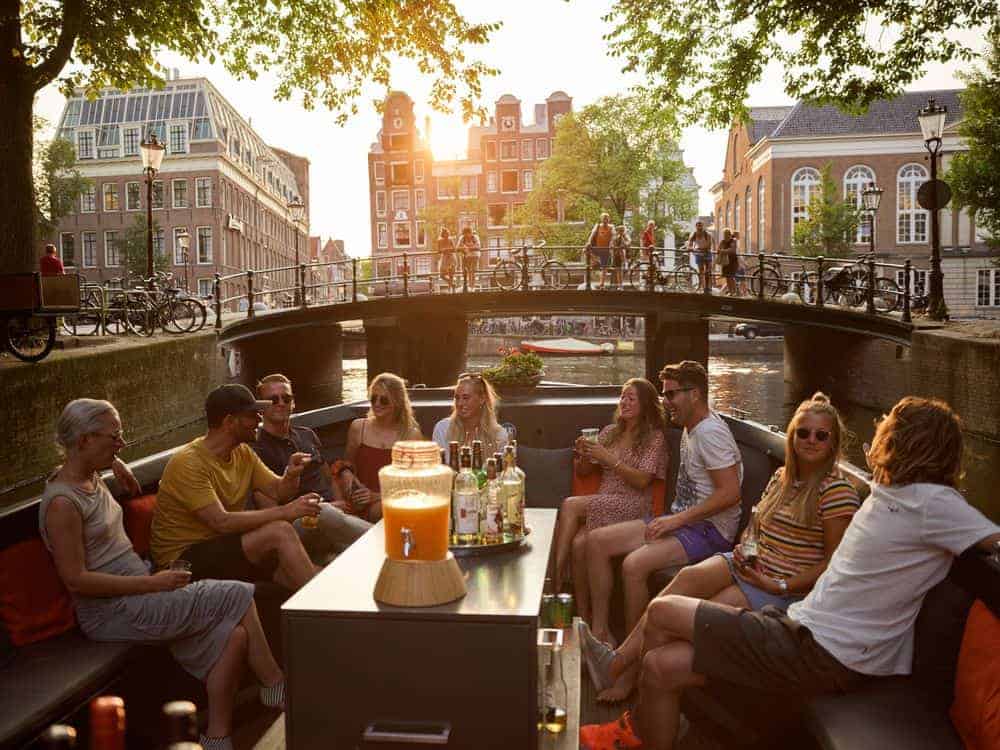 Varen door de stad Amsterdam