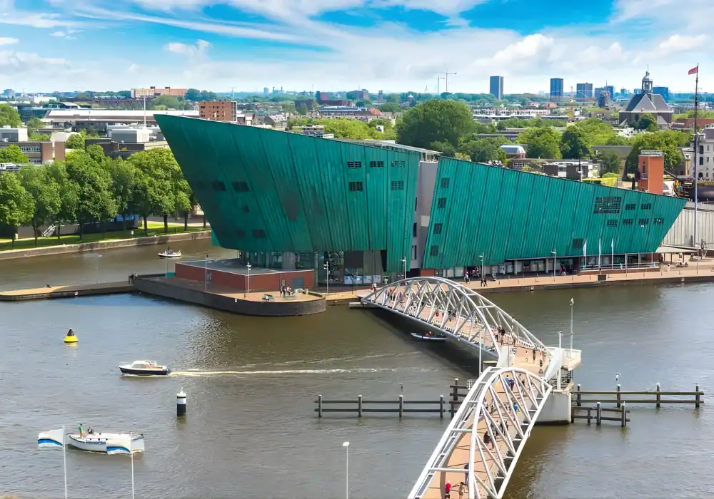 Nemo science museum amsterdam