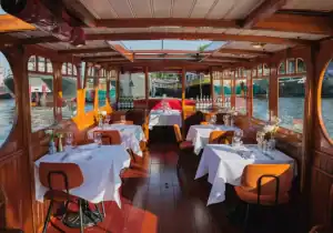 diner cruise amsterdam boot interieur